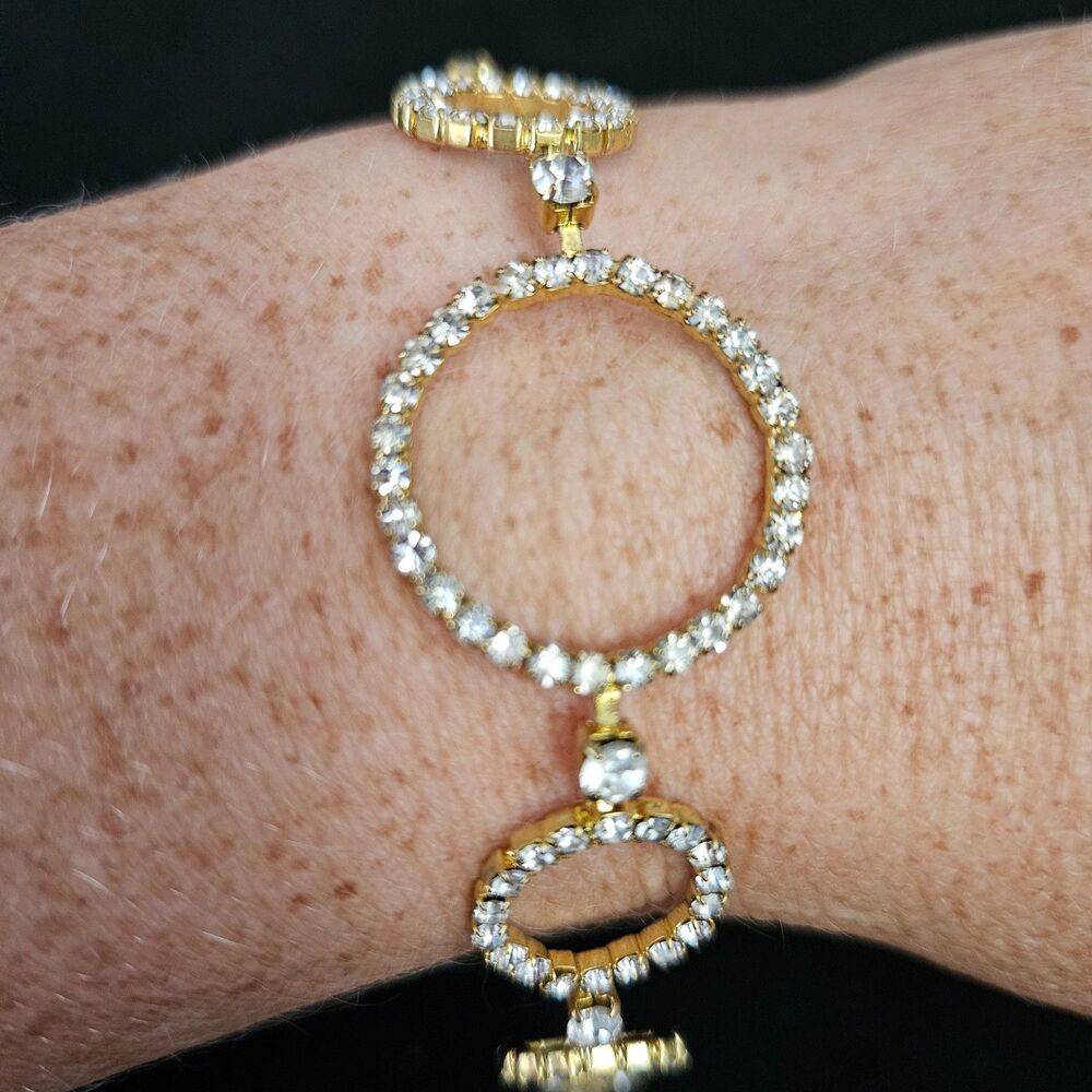 Vintage Gold Tone Clear Rhinestone Graduated Open Circle Link Bracelet